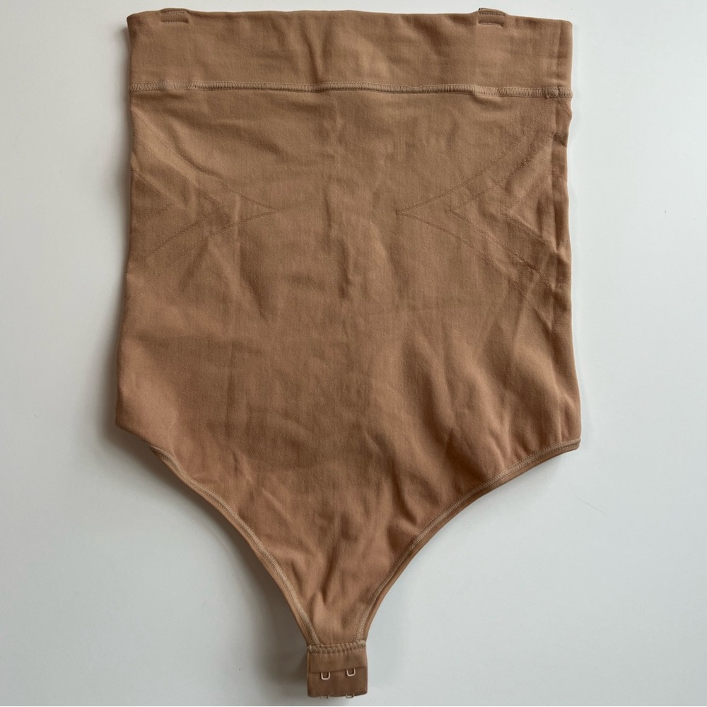 Leonisa M Extra High-Waisted Bottom Sculpting Shaper Panty Compression